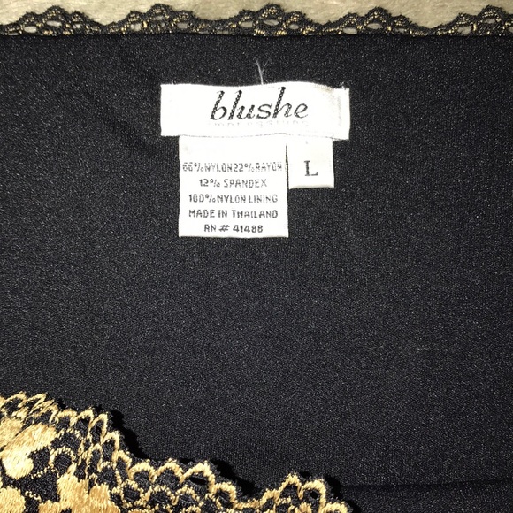 Blushe Embroidered 3/4 sleeve boat neck blouse - Picture 7 of 8